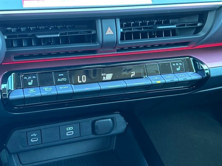 New 2026 Toyota Prius XSE image 31