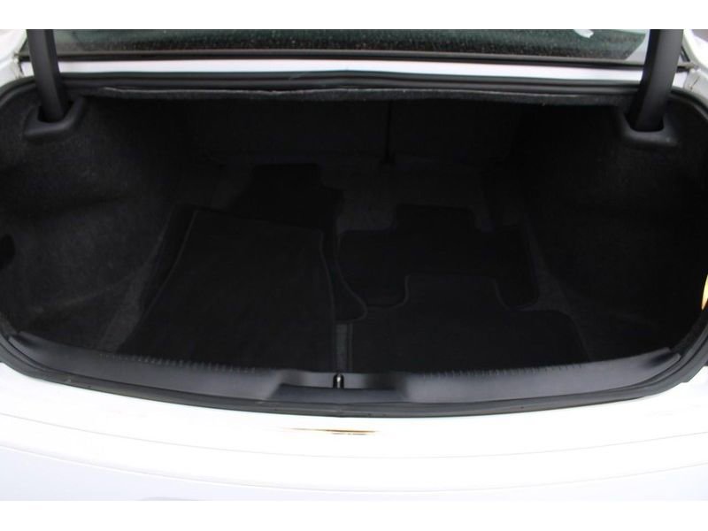 Used 2022 Chrysler 300 Touring w/ Sport Appearance Package image 7