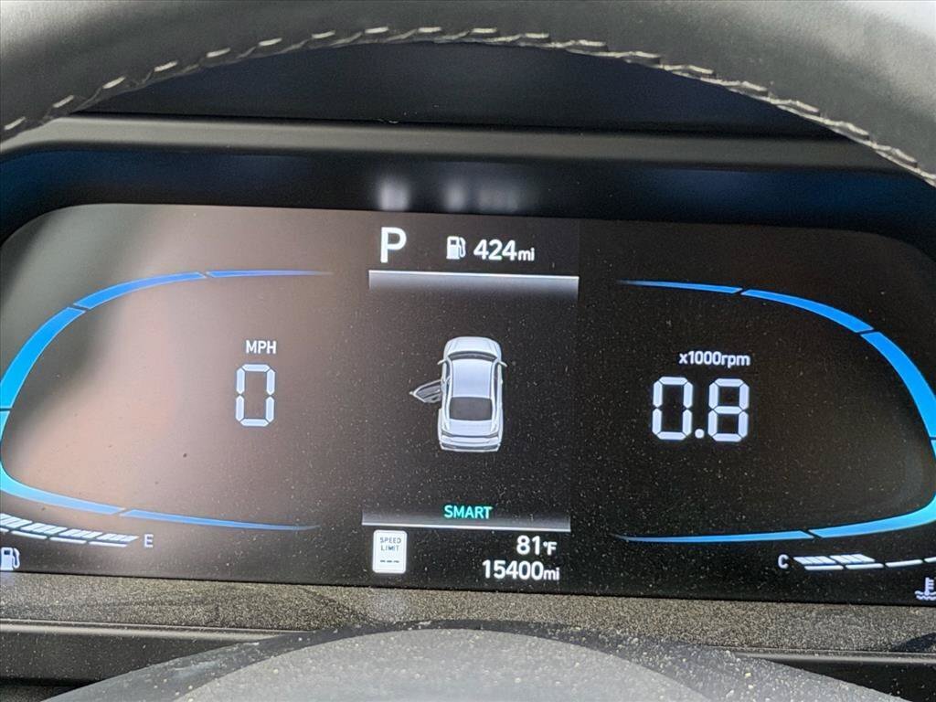 Used 2025 Hyundai Elantra Sport FWD image 22