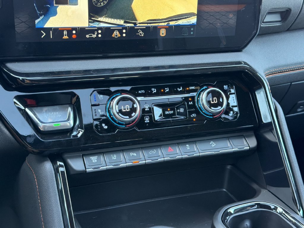 New 2026 GMC Sierra 2500 AT4 w/ AT4 Premium Plus Package AWD/4WD image 18