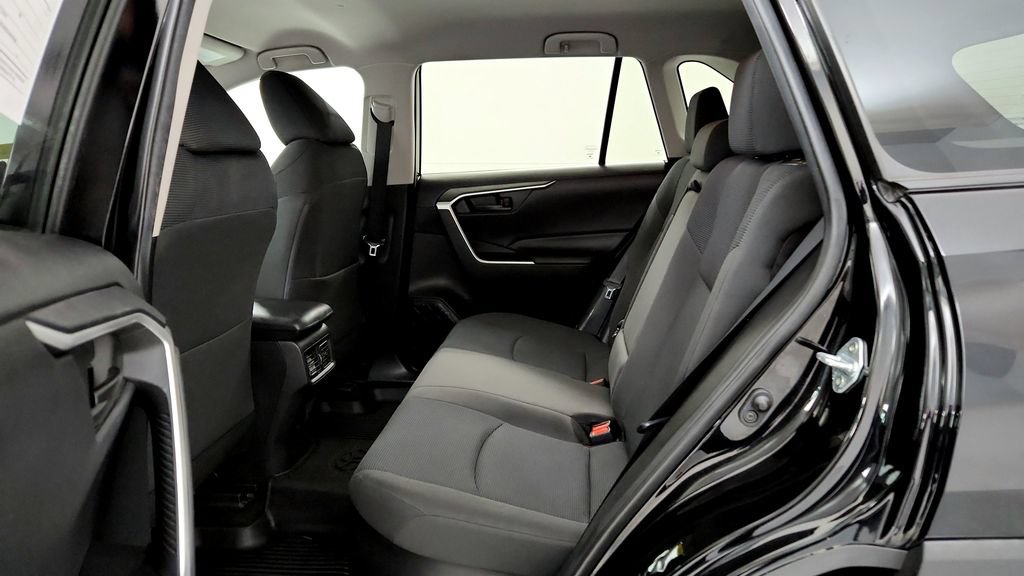 Used 2021 Toyota RAV4 LE w/ Carpet Mat Package (TMS) AWD/4WD image 21