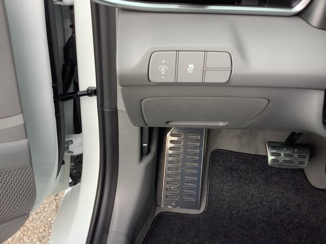 New 2026 Hyundai Elantra SEL Sport Premium FWD image 25