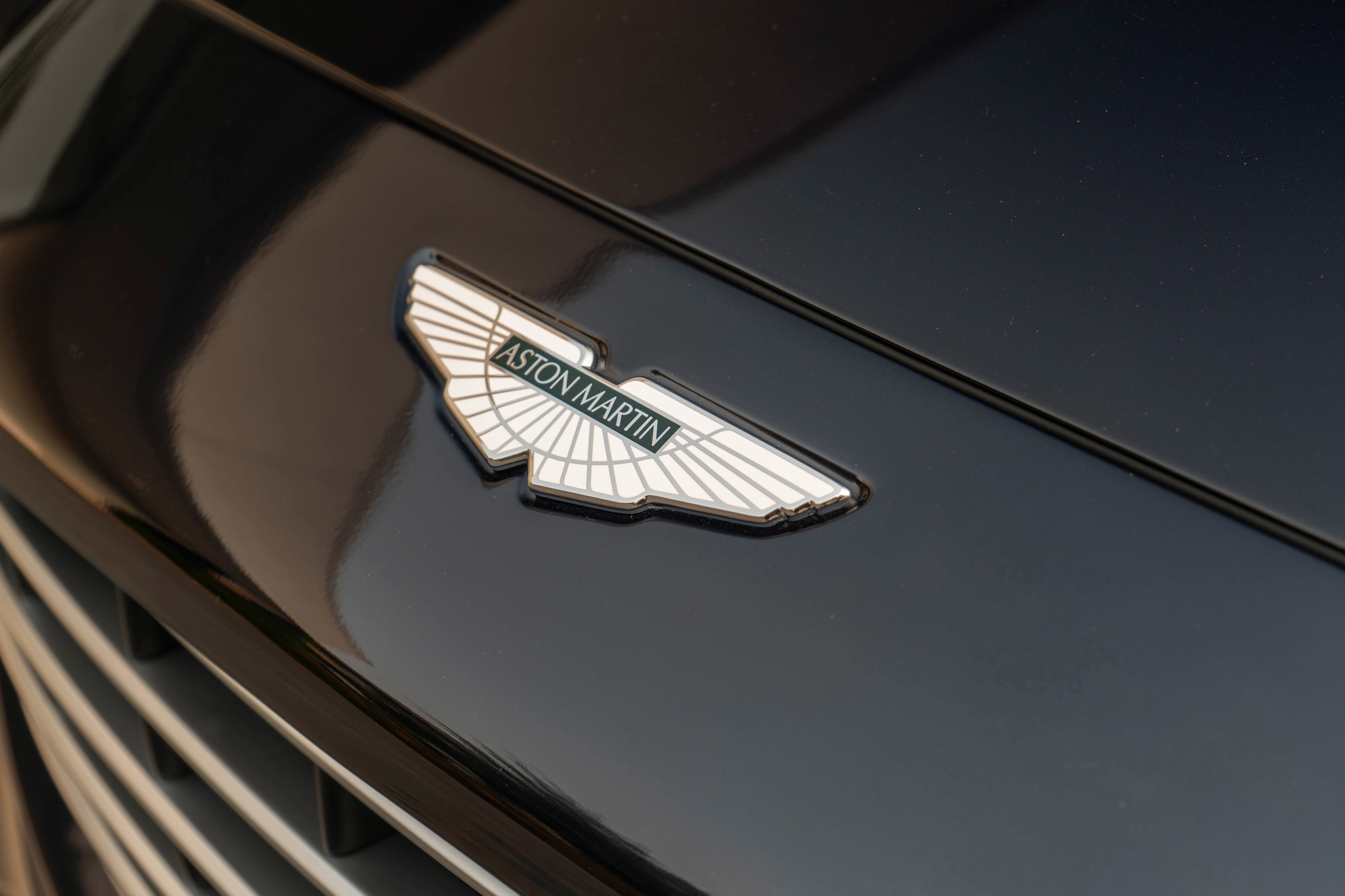 Used 2021 Aston Martin DBX image 44