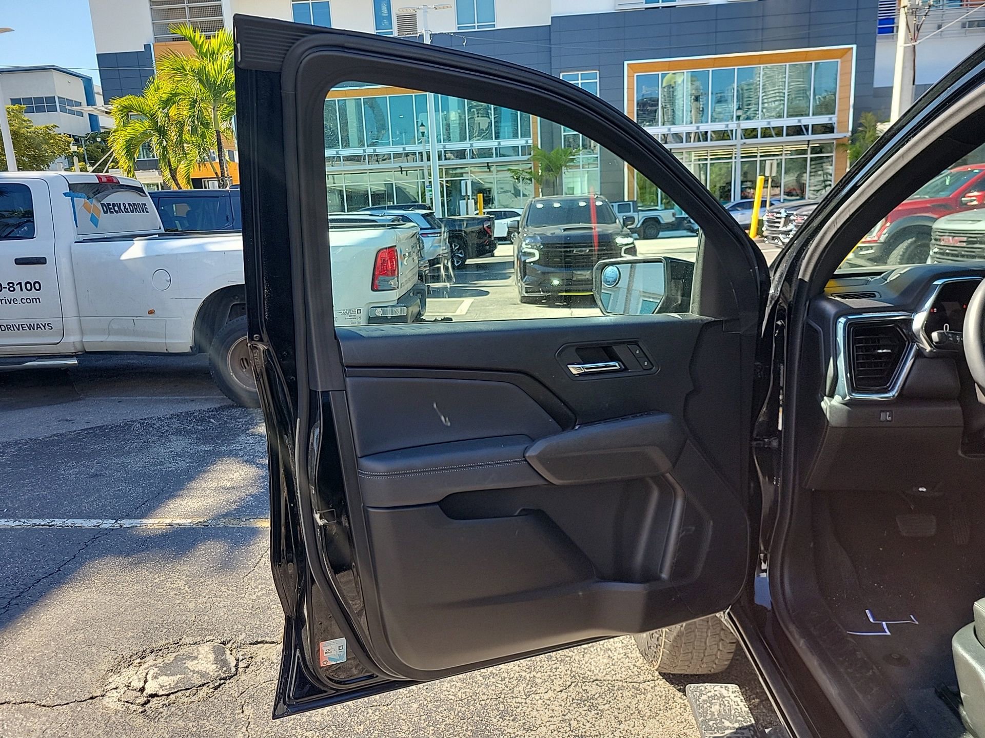 Used 2024 GMC Canyon Elevation image 21