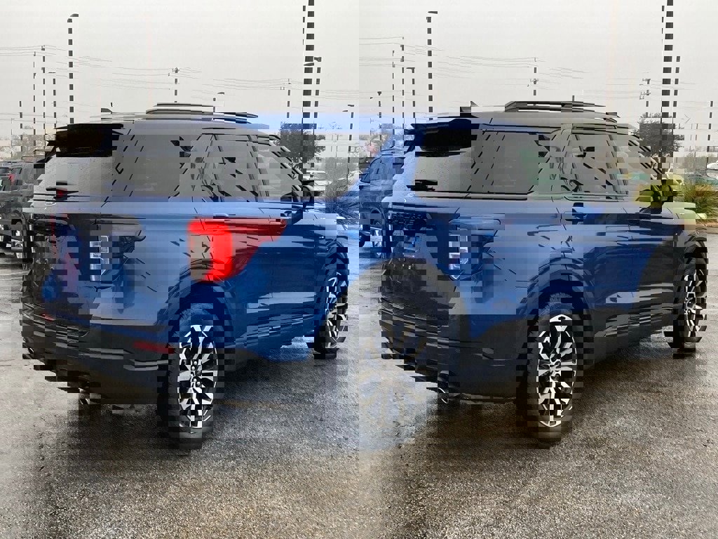 Used 2022 Ford Explorer ST-Line w/ Class IV Trailer Tow Package image 5