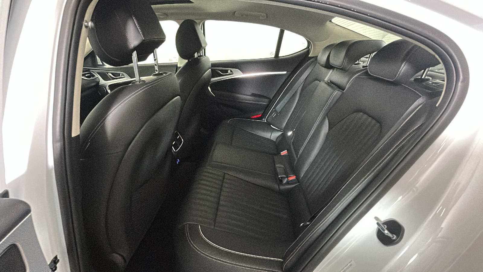 Used 2026 Genesis G70 2.5T Prestige AWD/4WD image 33