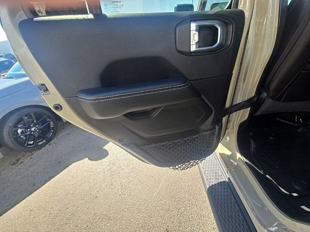 Used 2020 Jeep Gladiator Overland image 25