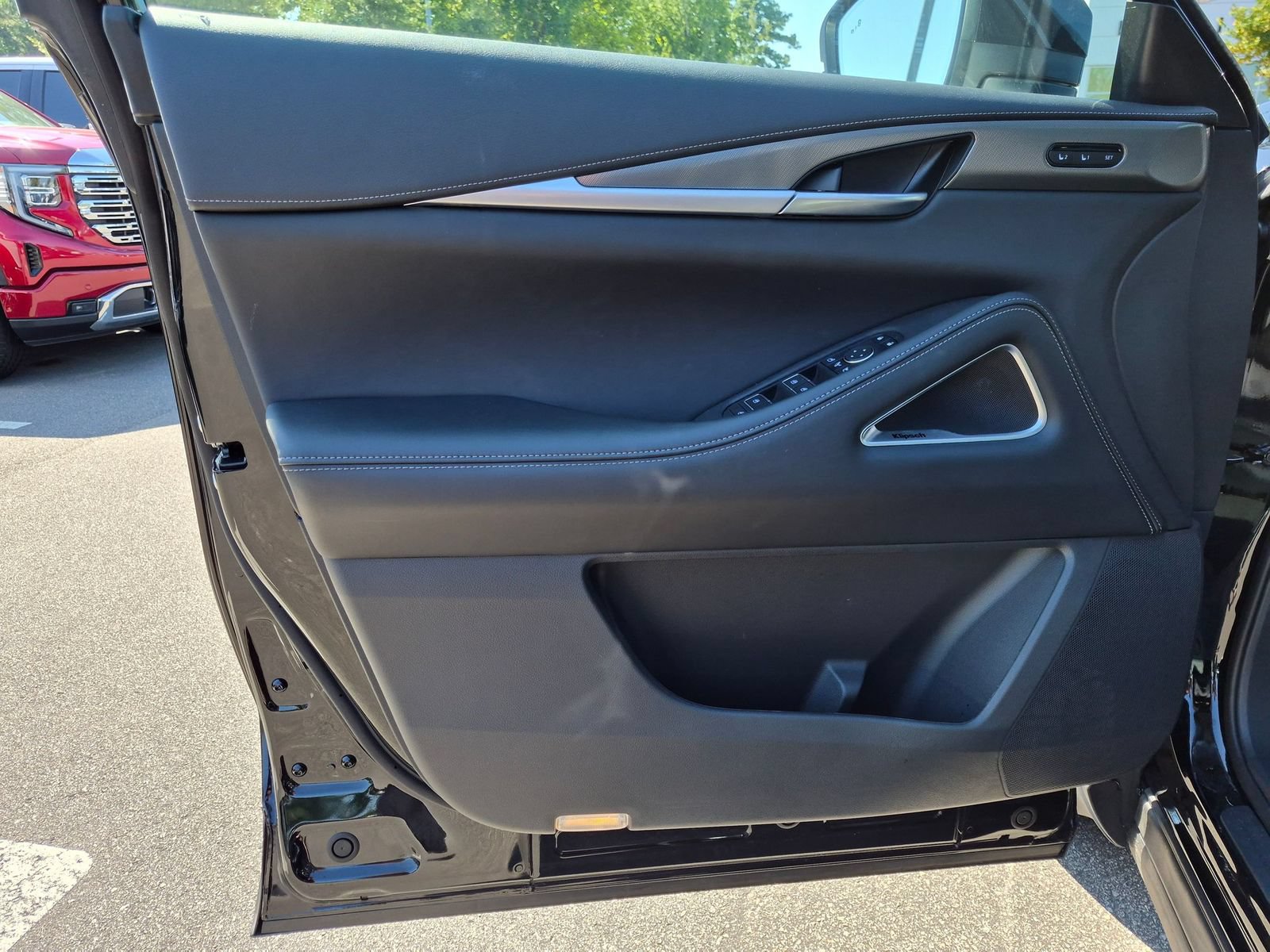 Used 2026 INFINITI QX60 Luxe w/ Cargo Package FWD image 12