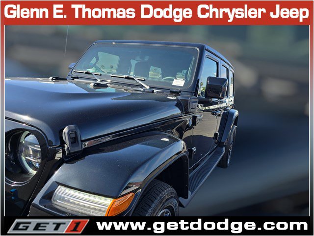 Used 2023 Jeep Wrangler Sahara image 4