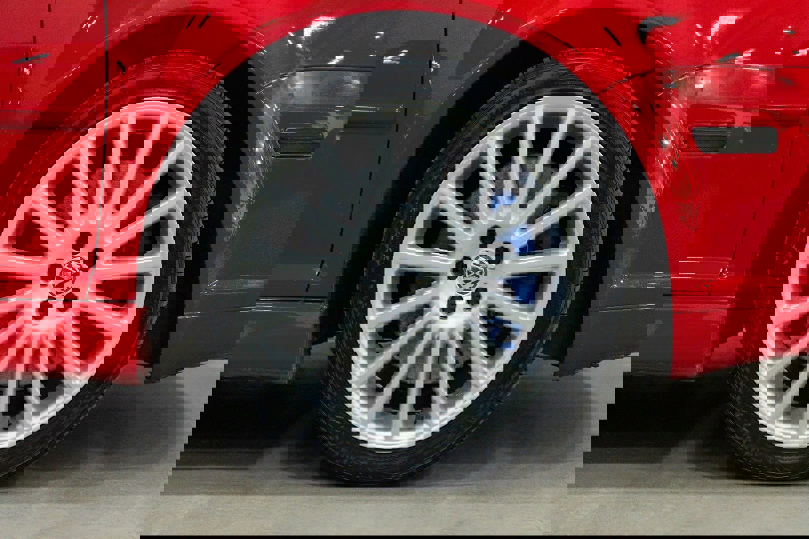 Used 2004 Volkswagen R32 image 13