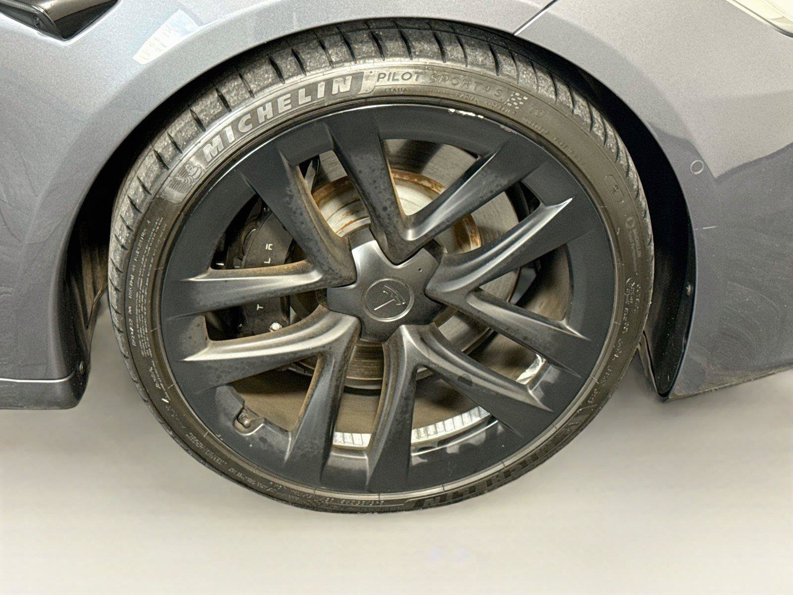 Used 2022 Tesla Model S AWD/4WD image 39