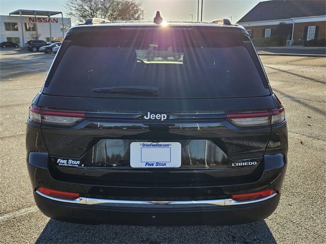 Used 2025 Jeep Grand Cherokee Laredo image 10