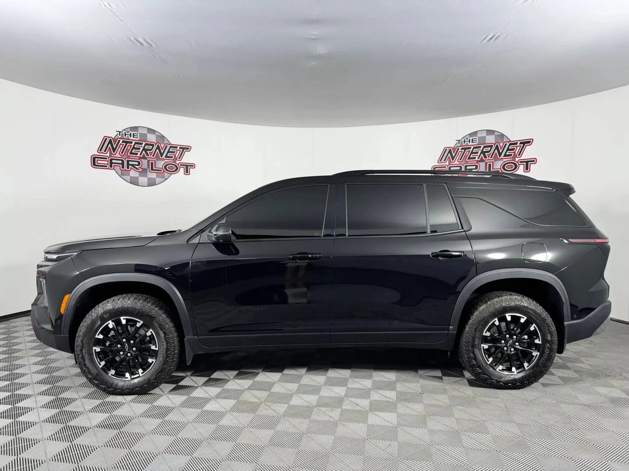 Used 2025 Chevrolet Traverse Z71 w/ Enhanced Driving Package AWD/4WD image 4
