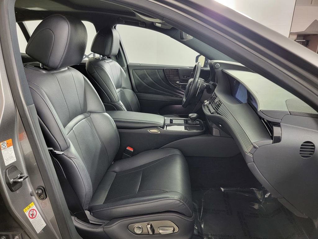 Used 2018 Lexus LS 500h AWD w/ Accessory Package (Z2) image 21