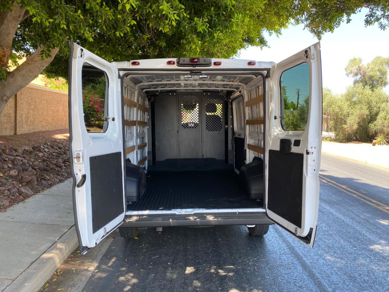 Used 2025 RAM ProMaster 2500 w/ U-Haul Equipment Group FWD image 11