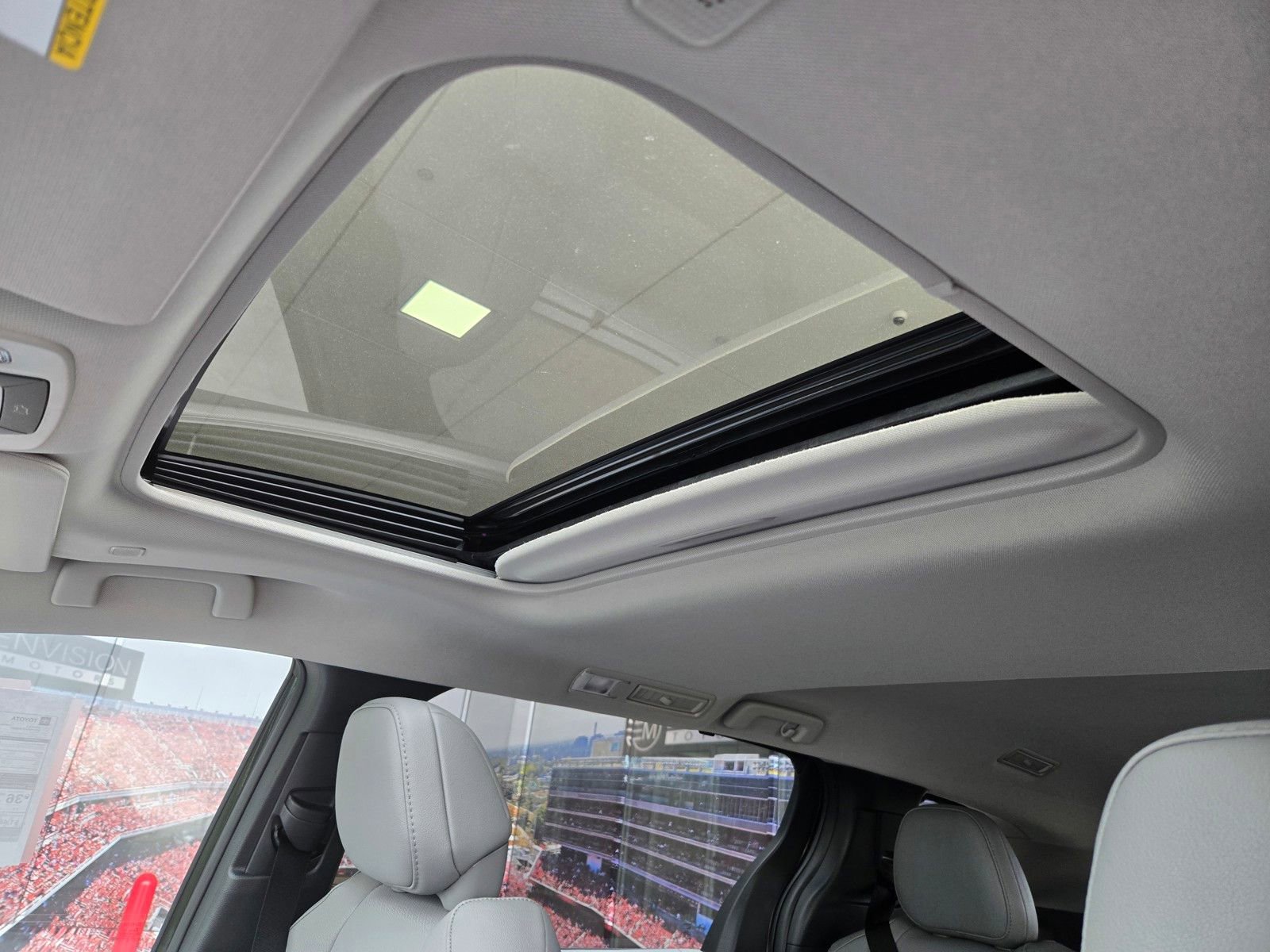 Used 2026 Toyota Sienna XLE image 16