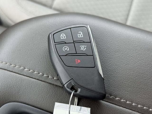 Used 2022 GMC Yukon SLE w/ Gmc Pro Safety Plus Package AWD/4WD image 30