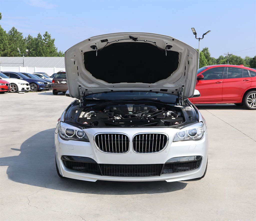 Used 2014 BMW 750Li xDrive AWD/4WD image 38