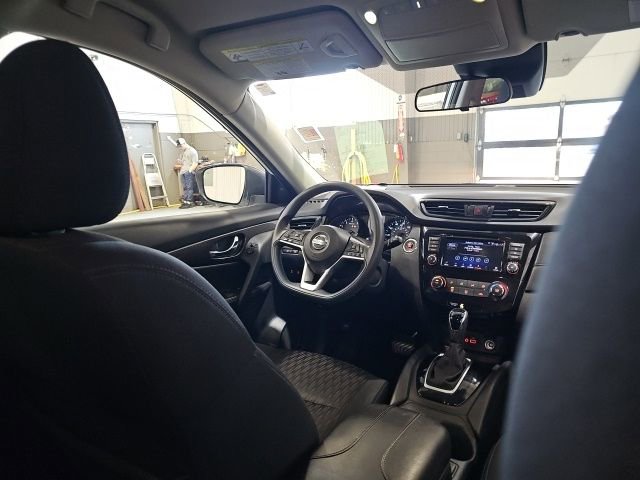 Used 2019 Nissan Rogue SV image 26