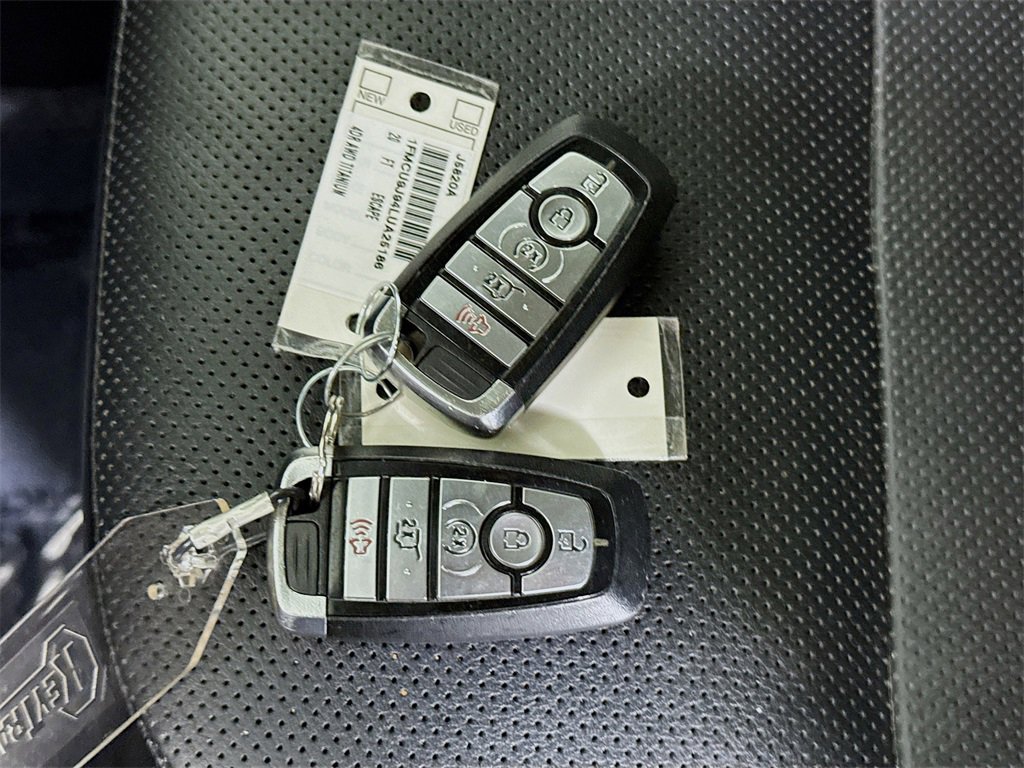 Used 2020 Ford Escape Titanium image 35