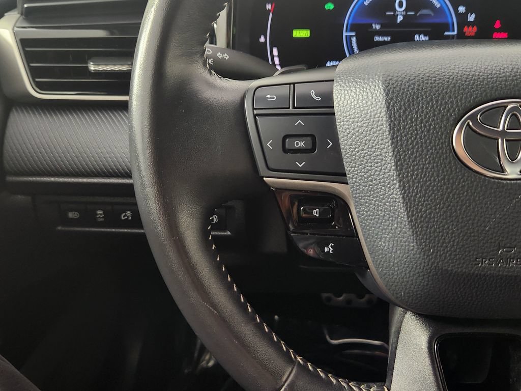 Used 2025 Toyota Camry SE FWD image 23