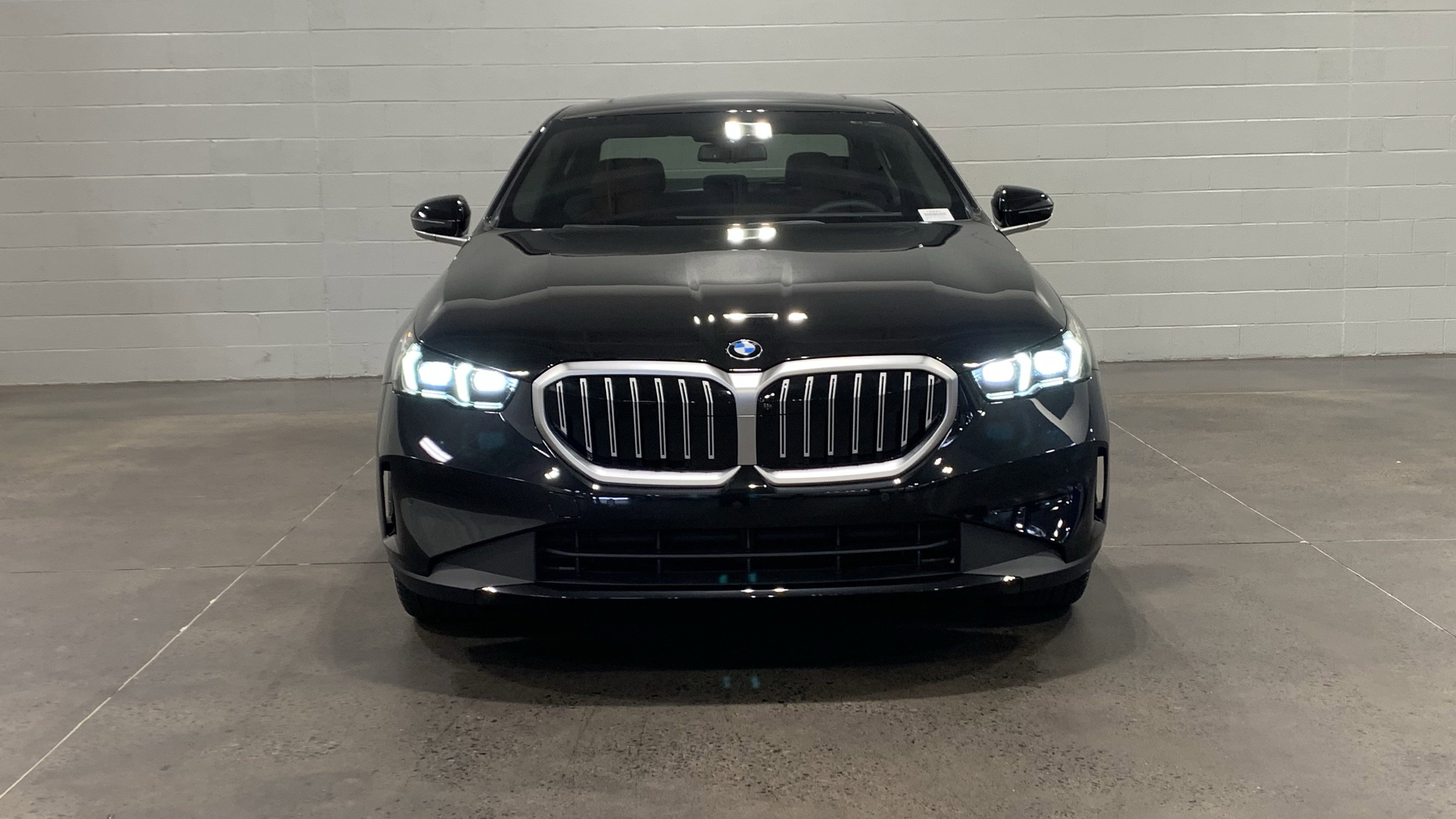 Used 2026 BMW 530i image 2