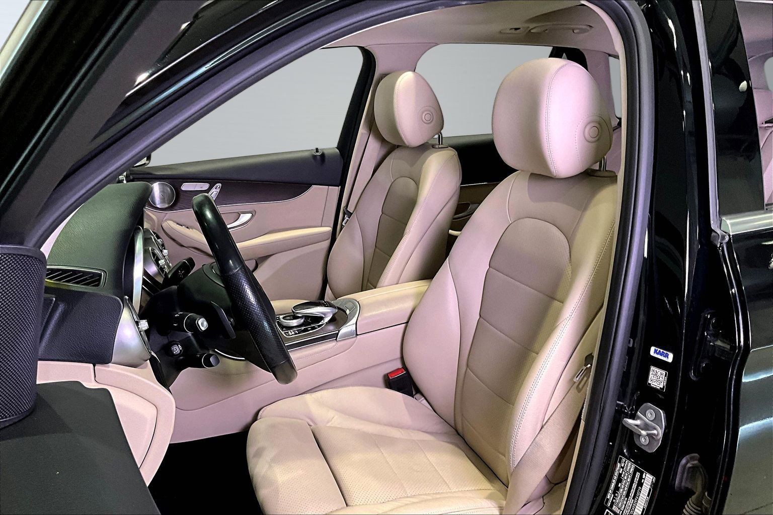 Used 2019 Mercedes-Benz GLC 300 4MATIC image 20