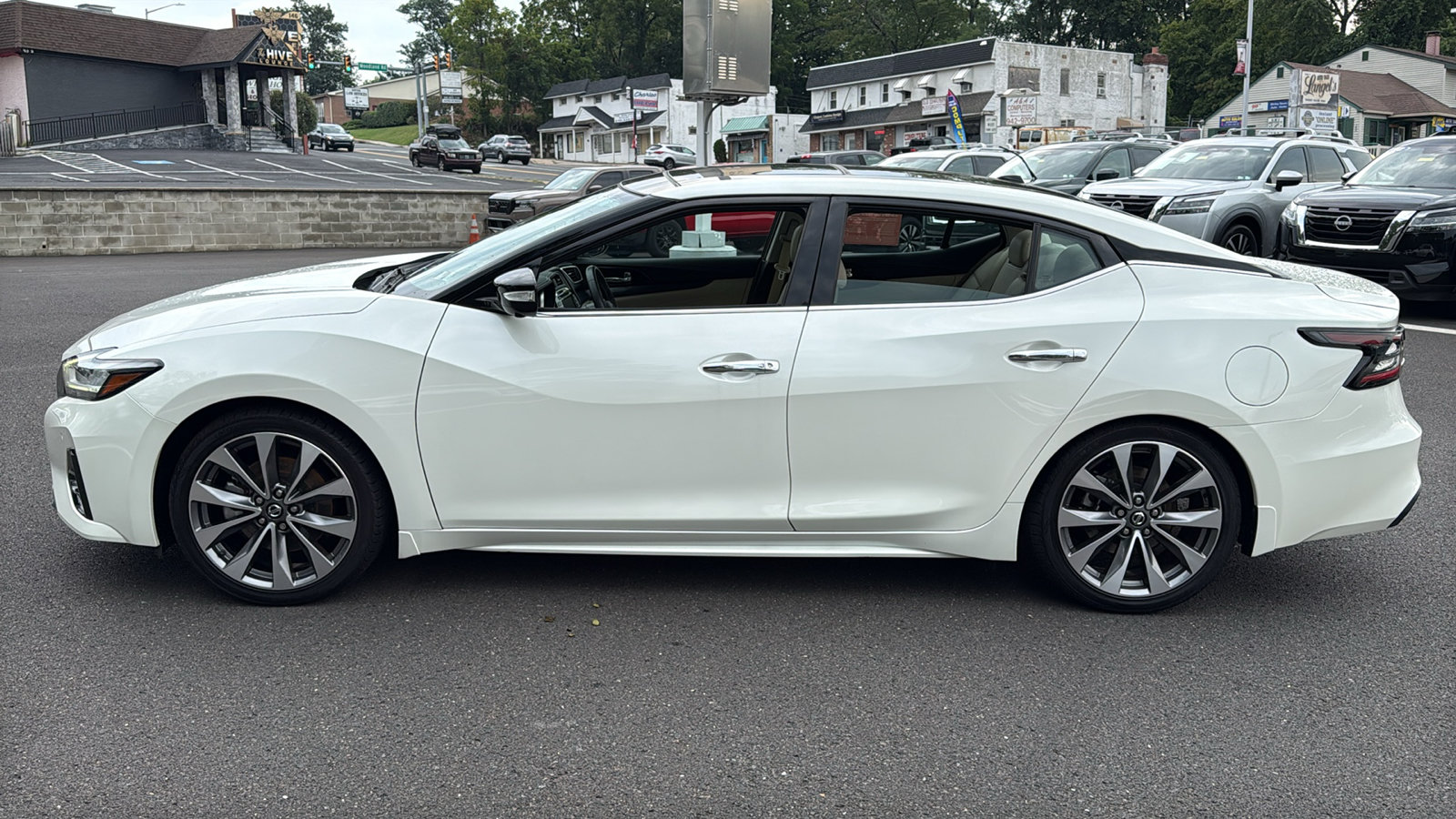 Certified 2021 Nissan Maxima Platinum w/ Sport Mat Group FWD image 4