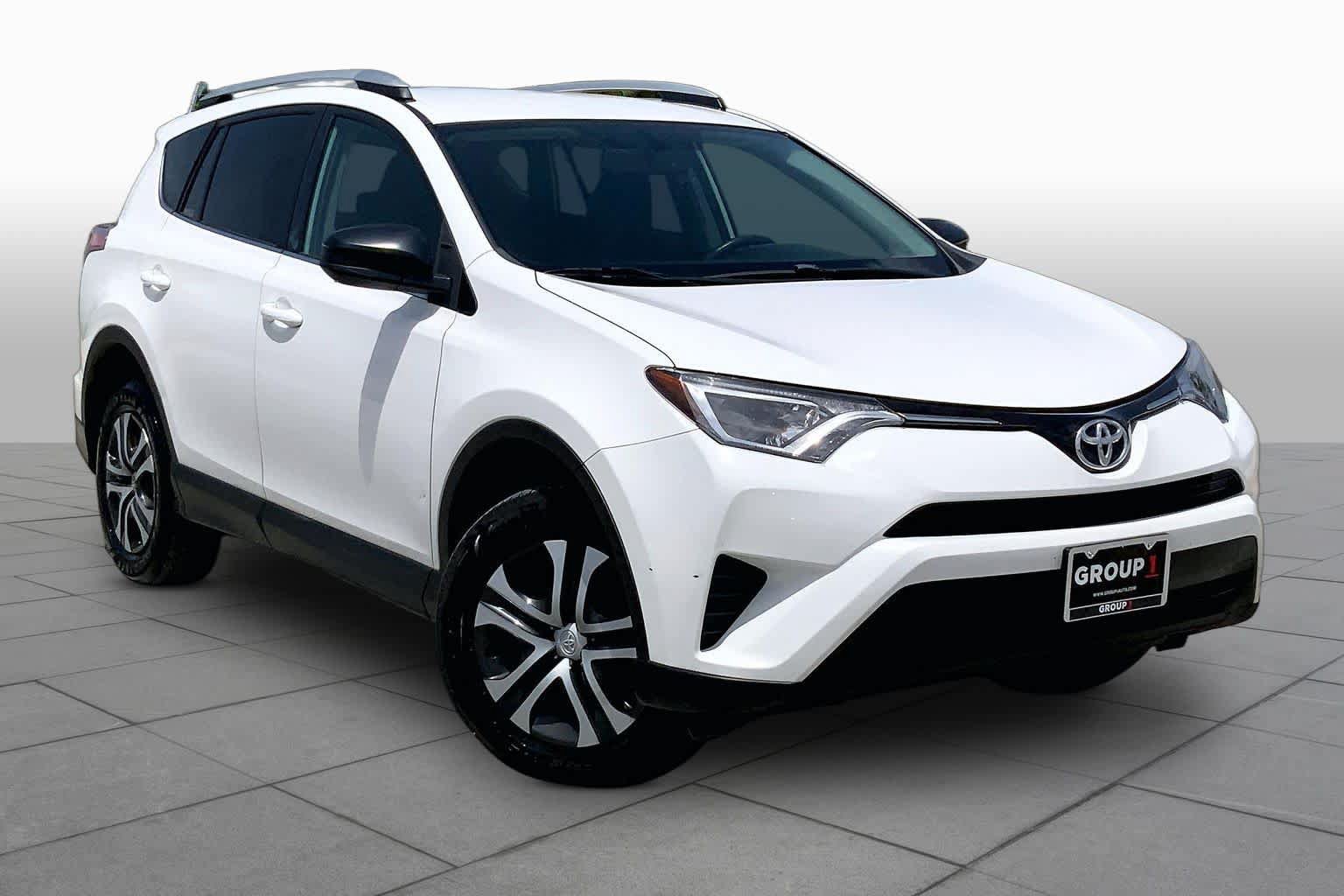 Used 2016 Toyota RAV4 LE FWD image 3