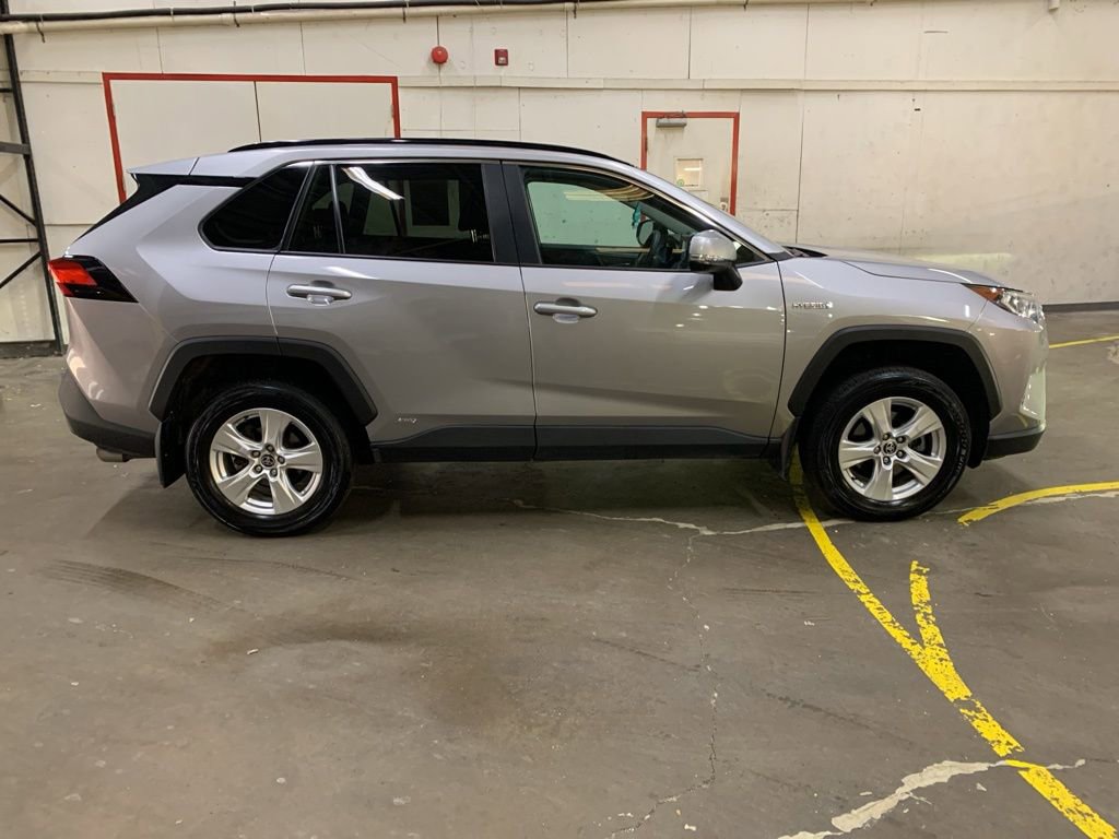 Used 2021 Toyota RAV4 XLE image 7