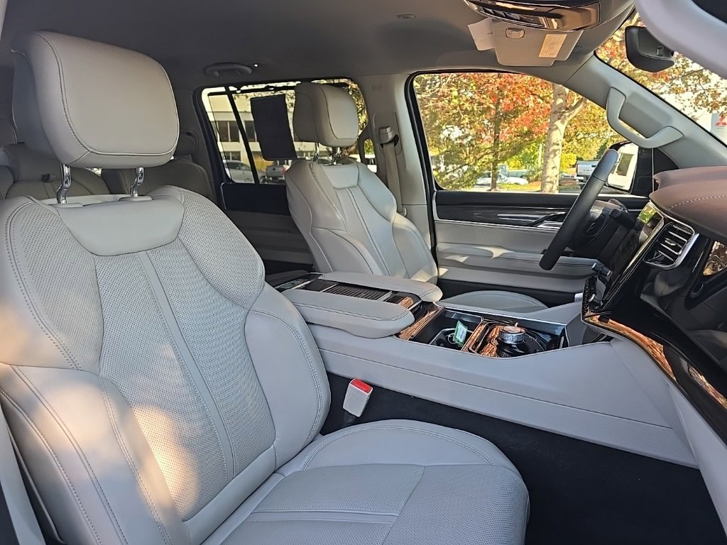 Used 2022 Jeep Wagoneer Series I w/ Convenience Group I image 13