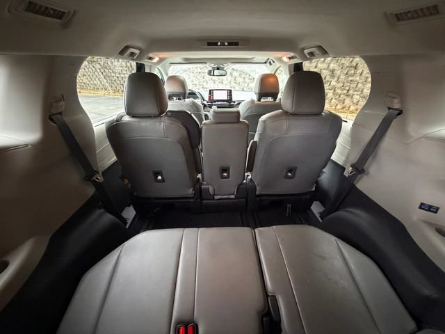 Used 2022 Toyota Sienna XLE FWD image 37