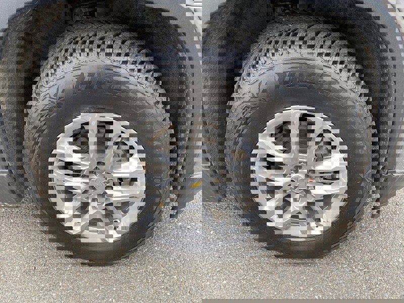 Used 2019 Chevrolet Traverse LT image 14