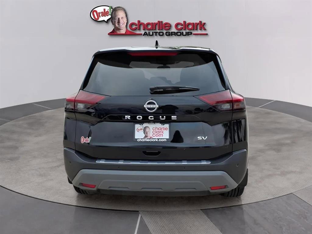 Used 2023 Nissan Rogue SV image 4