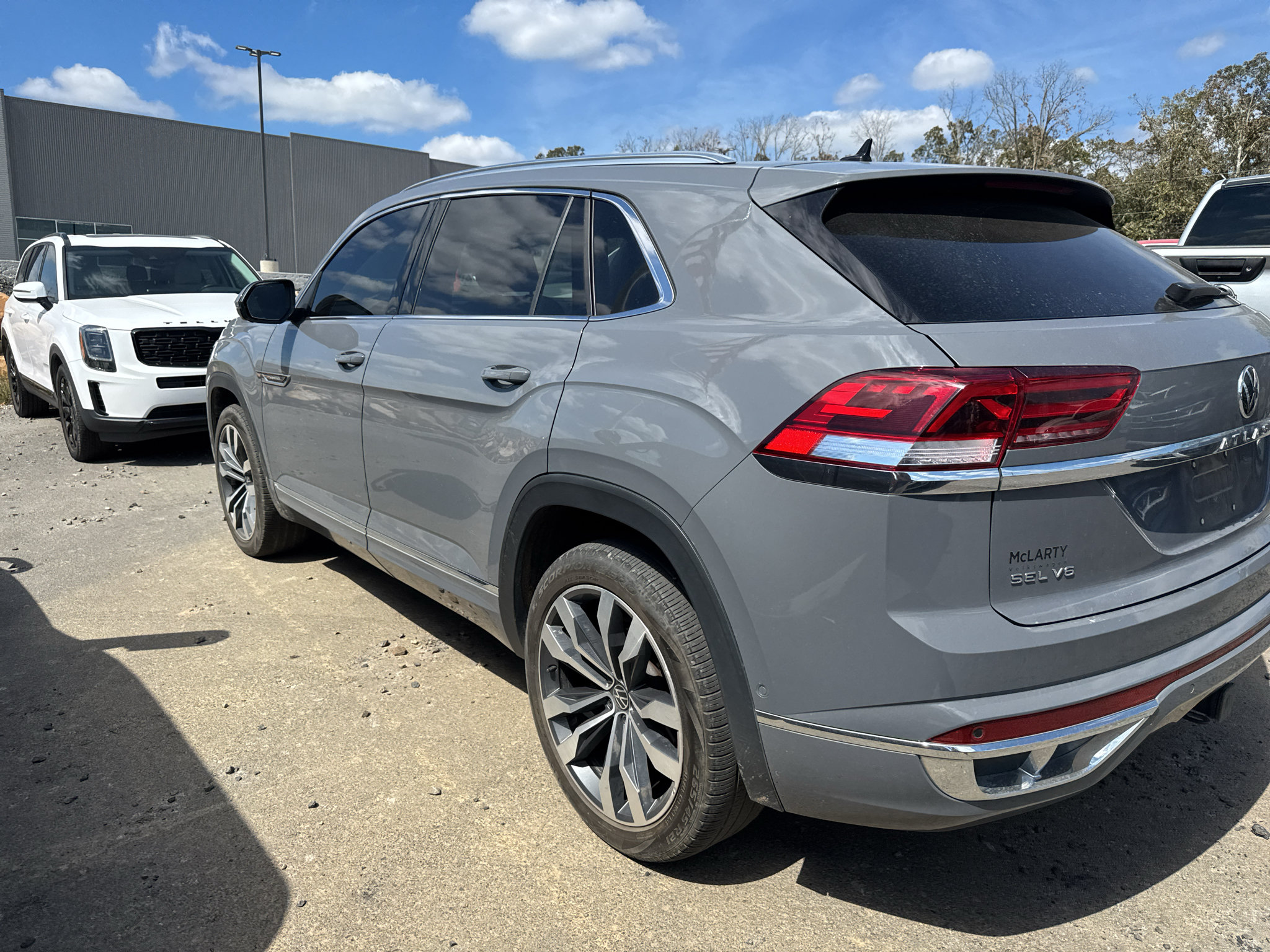 Used 2023 Volkswagen Atlas Cross Sport SEL Premium R-Line AWD/4WD image 10