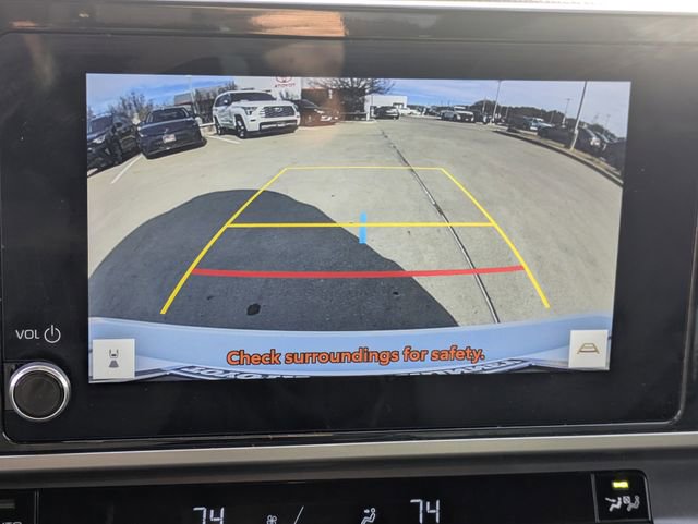 Used 2025 Toyota Camry SE image 18