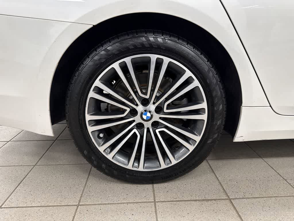 Used 2018 BMW 530i xDrive AWD/4WD image 10