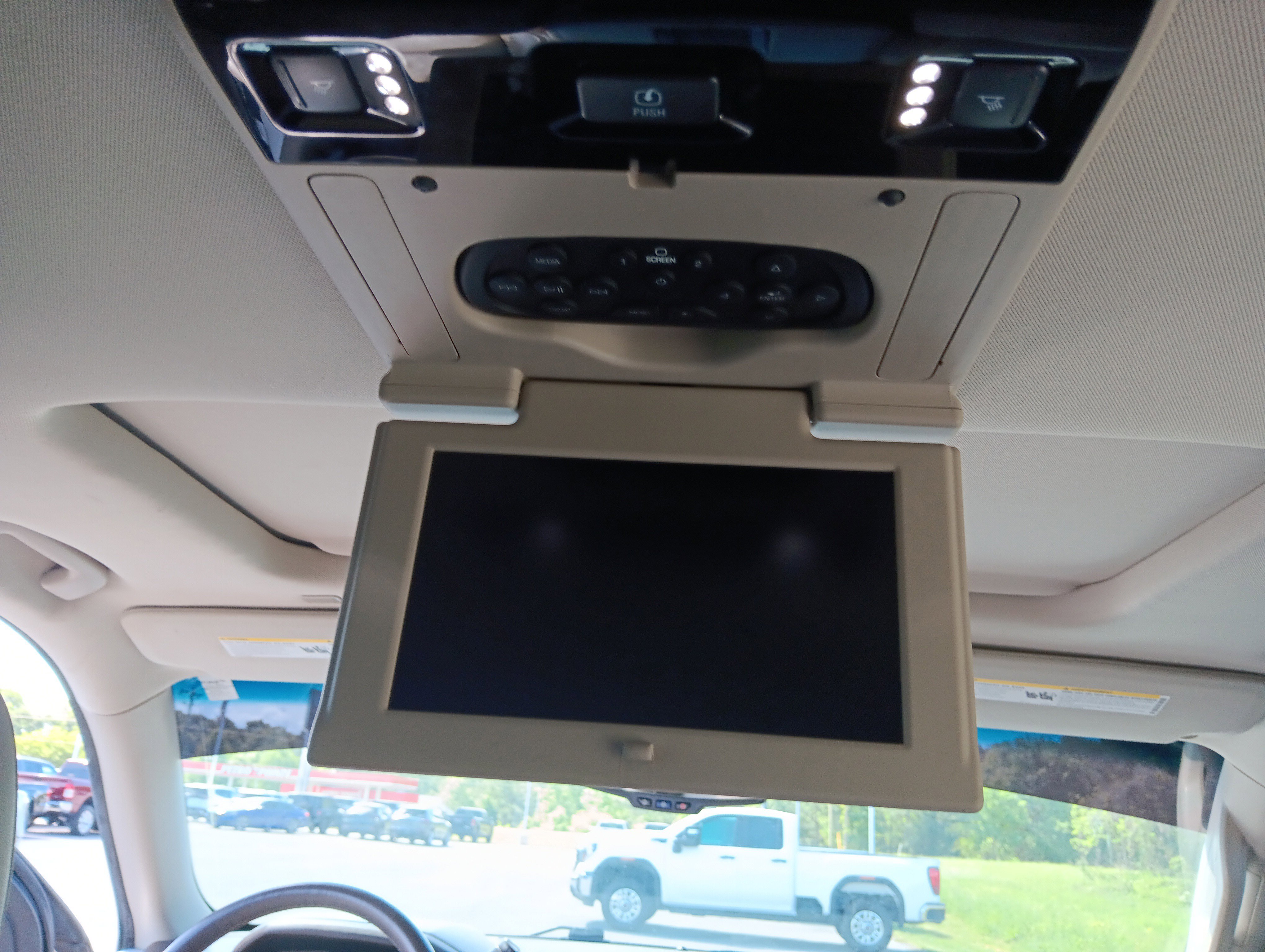 Used 2017 GMC Yukon SLT w/ Open Road Package image 16