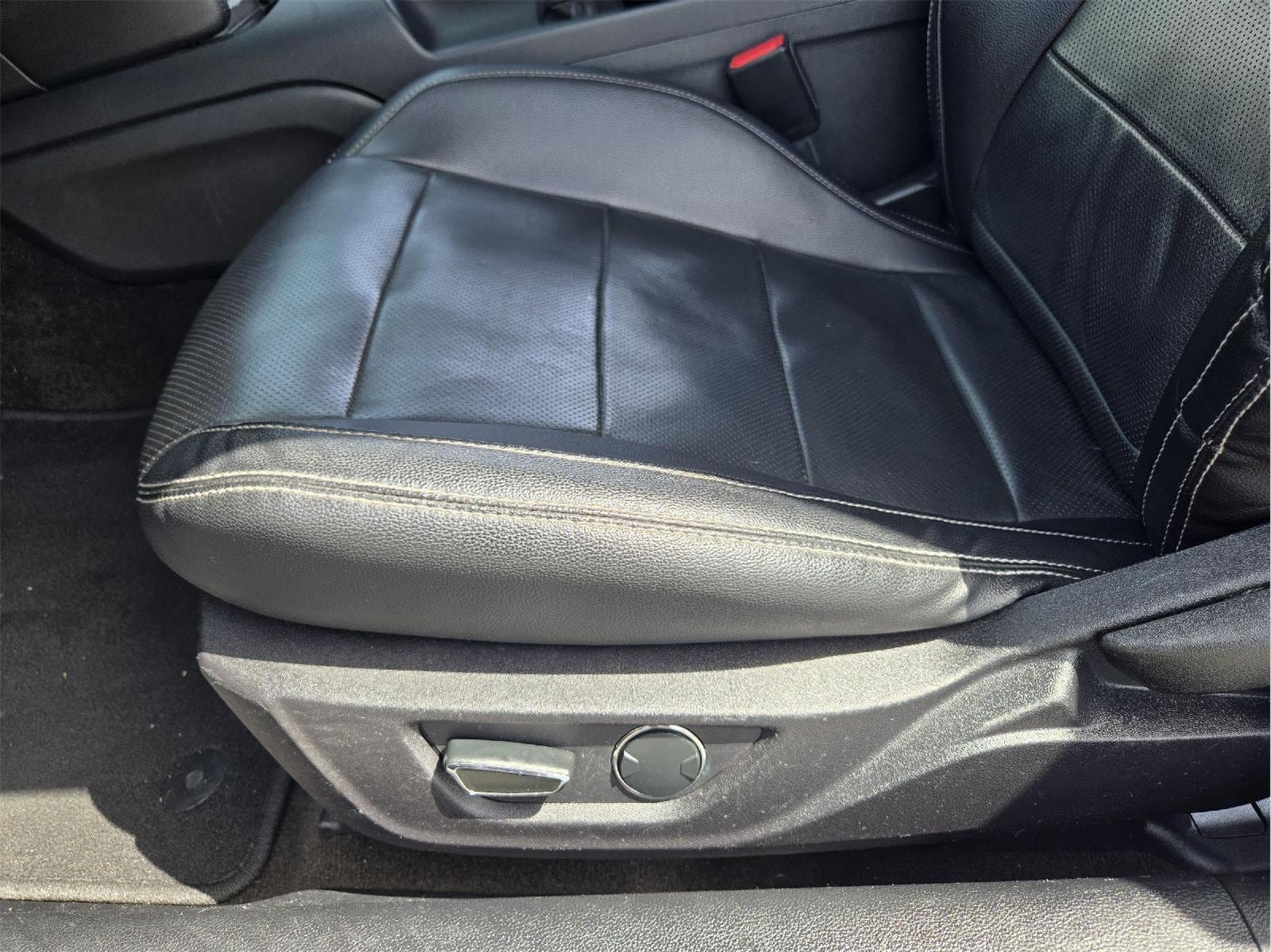 Used 2017 Ford Mustang Premium RWD image 20