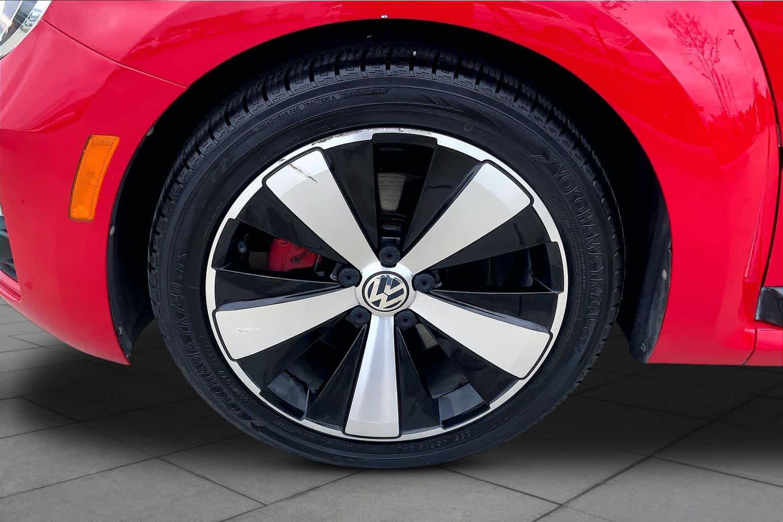 Used 2013 Volkswagen Beetle 2.0T FWD image 10