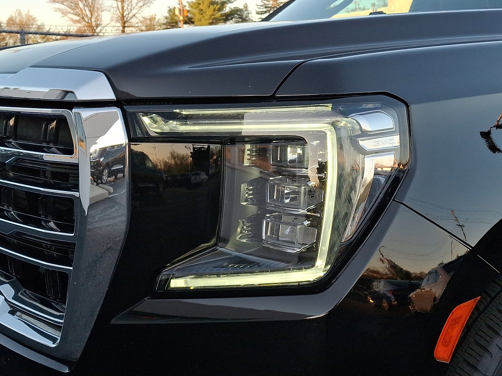 Certified 2021 GMC Yukon XL SLT w/ Rear Media and Nav Package image 9