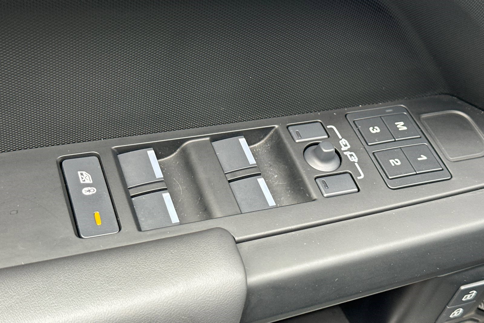 Used 2025 Land Rover Defender 110 S image 15