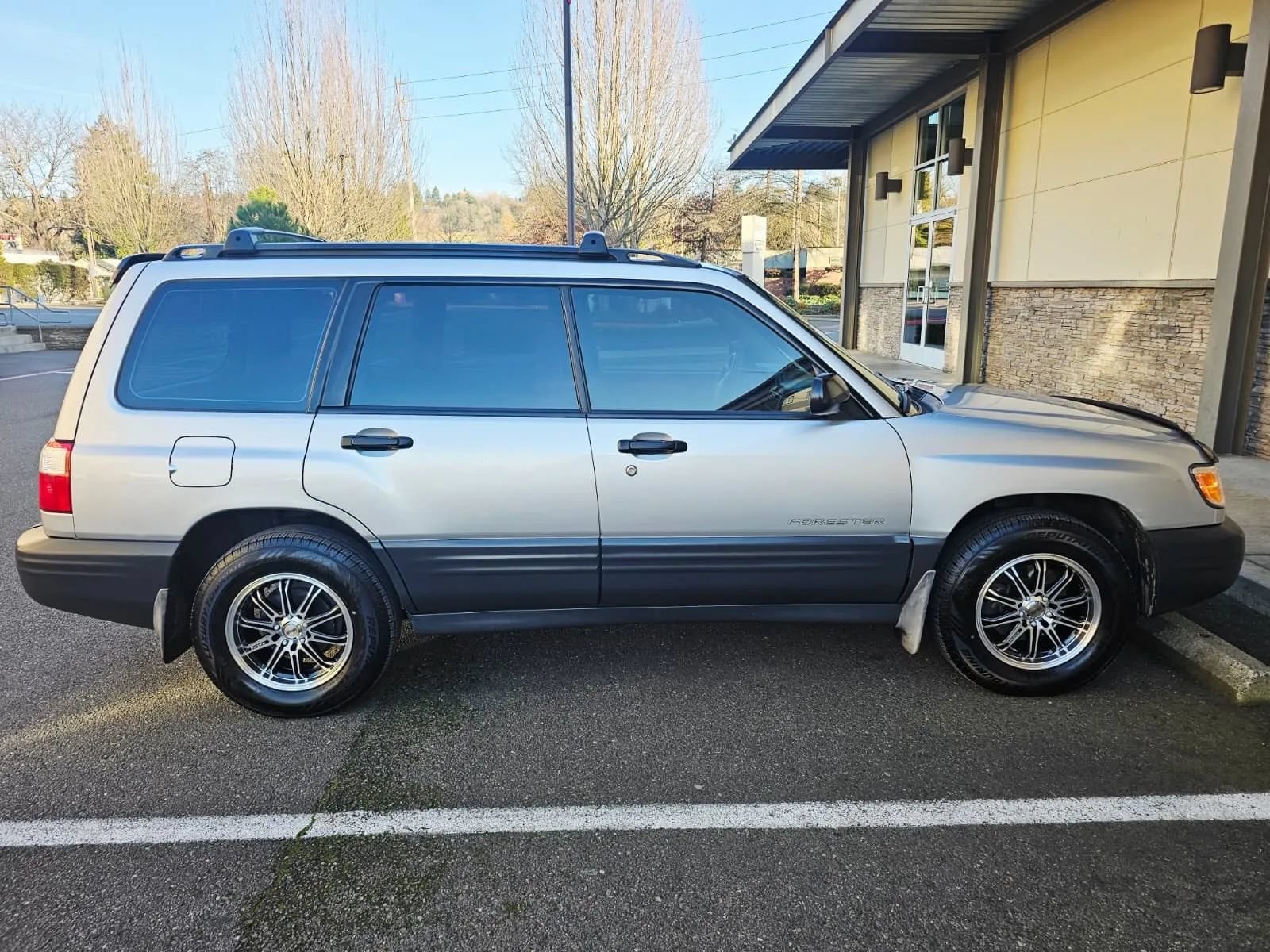 Used 2002 Subaru Forester L AWD/4WD image 6