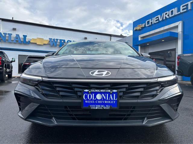 Used 2025 Hyundai Elantra SEL FWD image 19