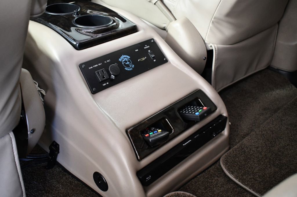 Used 2013 GMC Savana 1500 AWD image 30