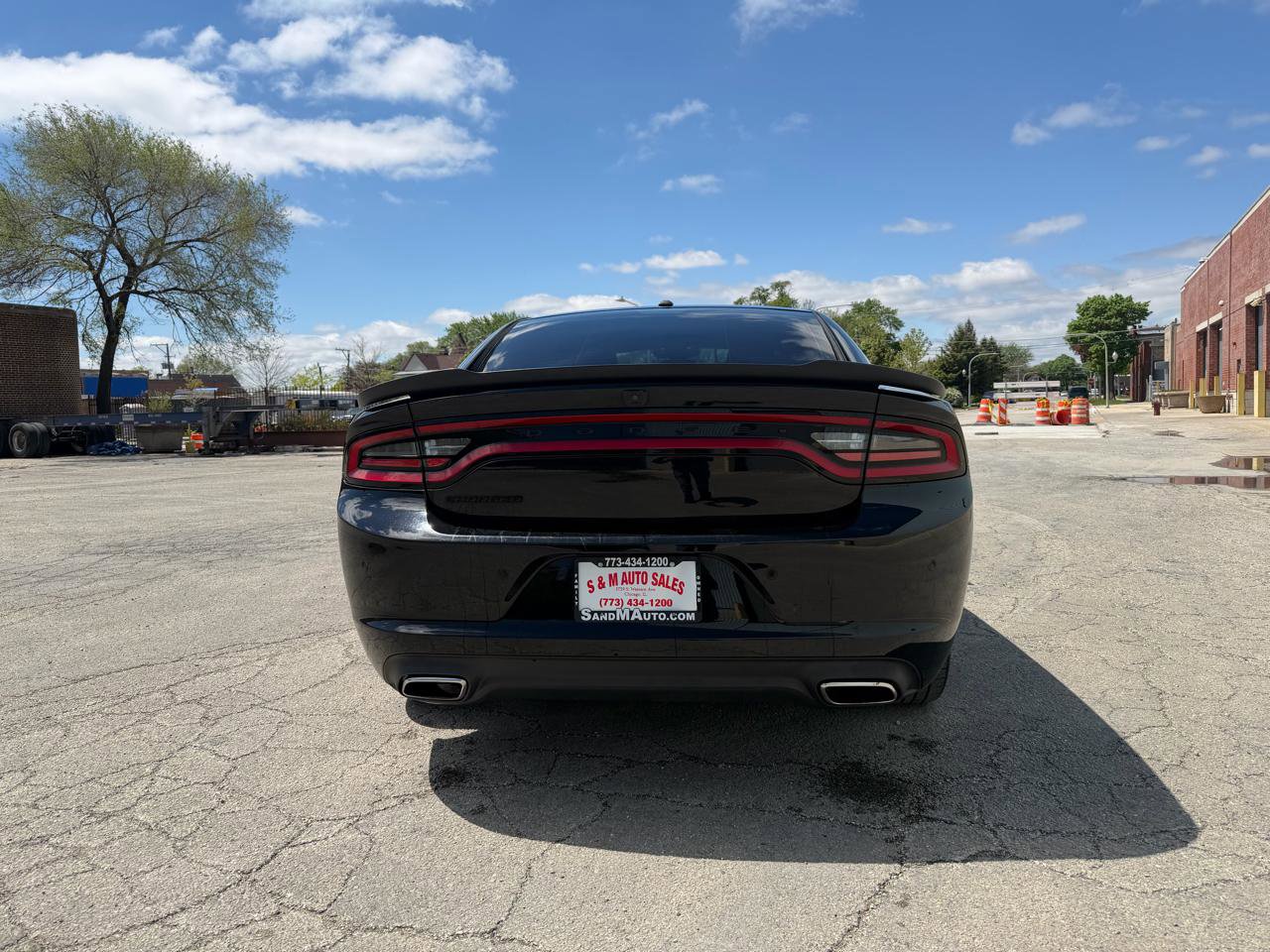 Used 2020 Dodge Charger SXT w/ Blacktop Package RWD image 8