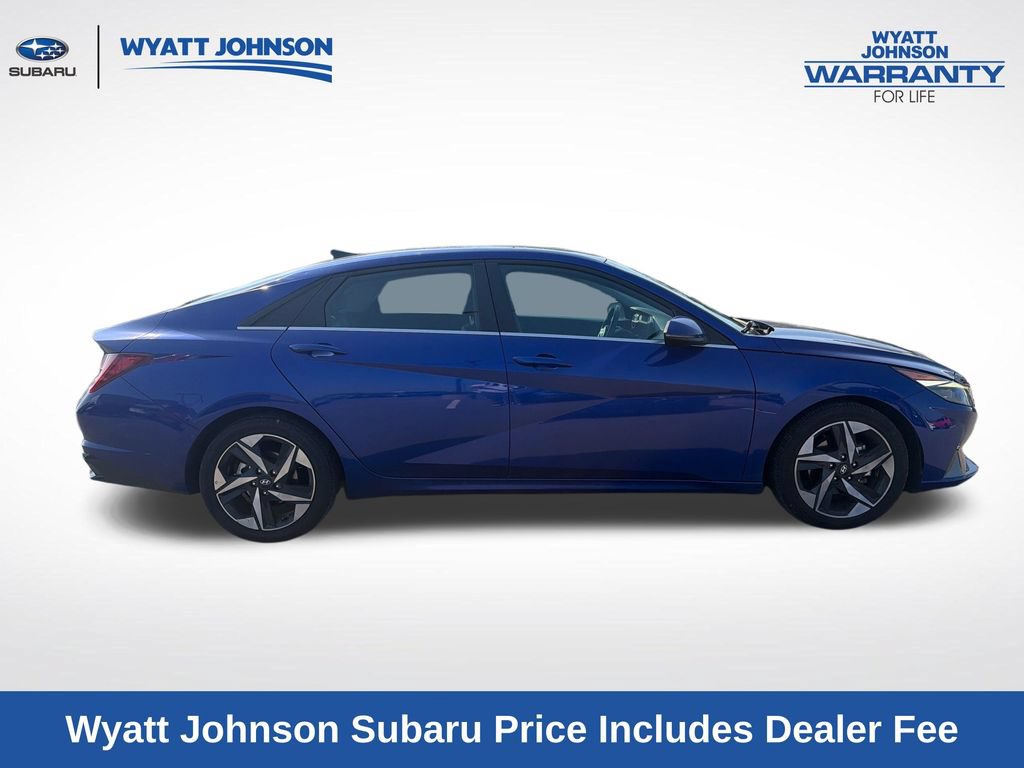 Used 2022 Hyundai Elantra Limited FWD image 11