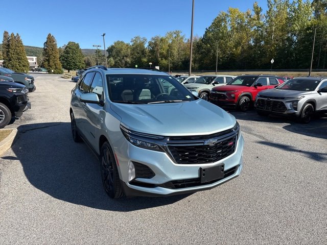 Used 2022 Chevrolet Equinox RS w/ RS Leather Package image 10
