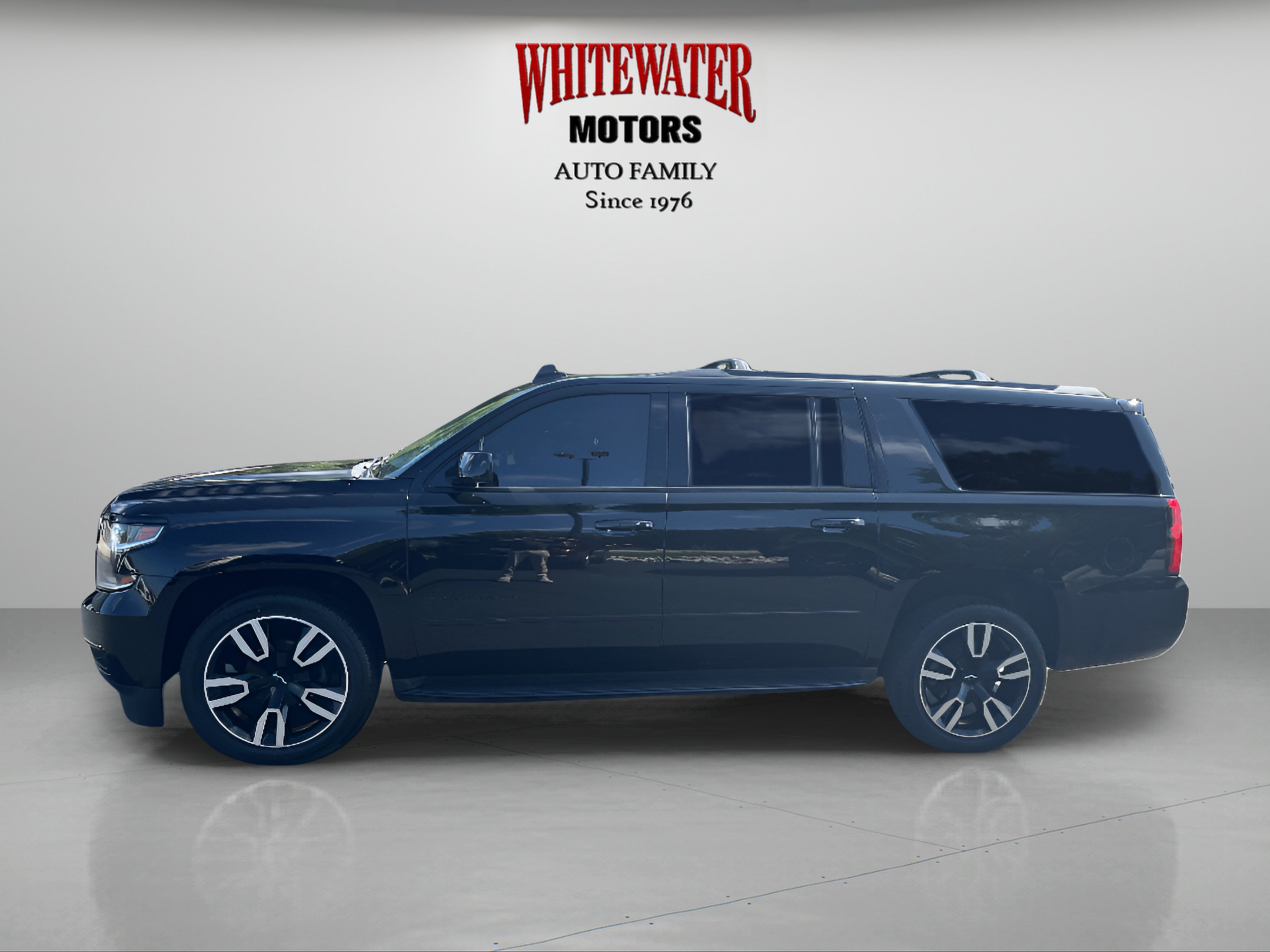 Used 2019 Chevrolet Suburban Premier AWD/4WD image 2