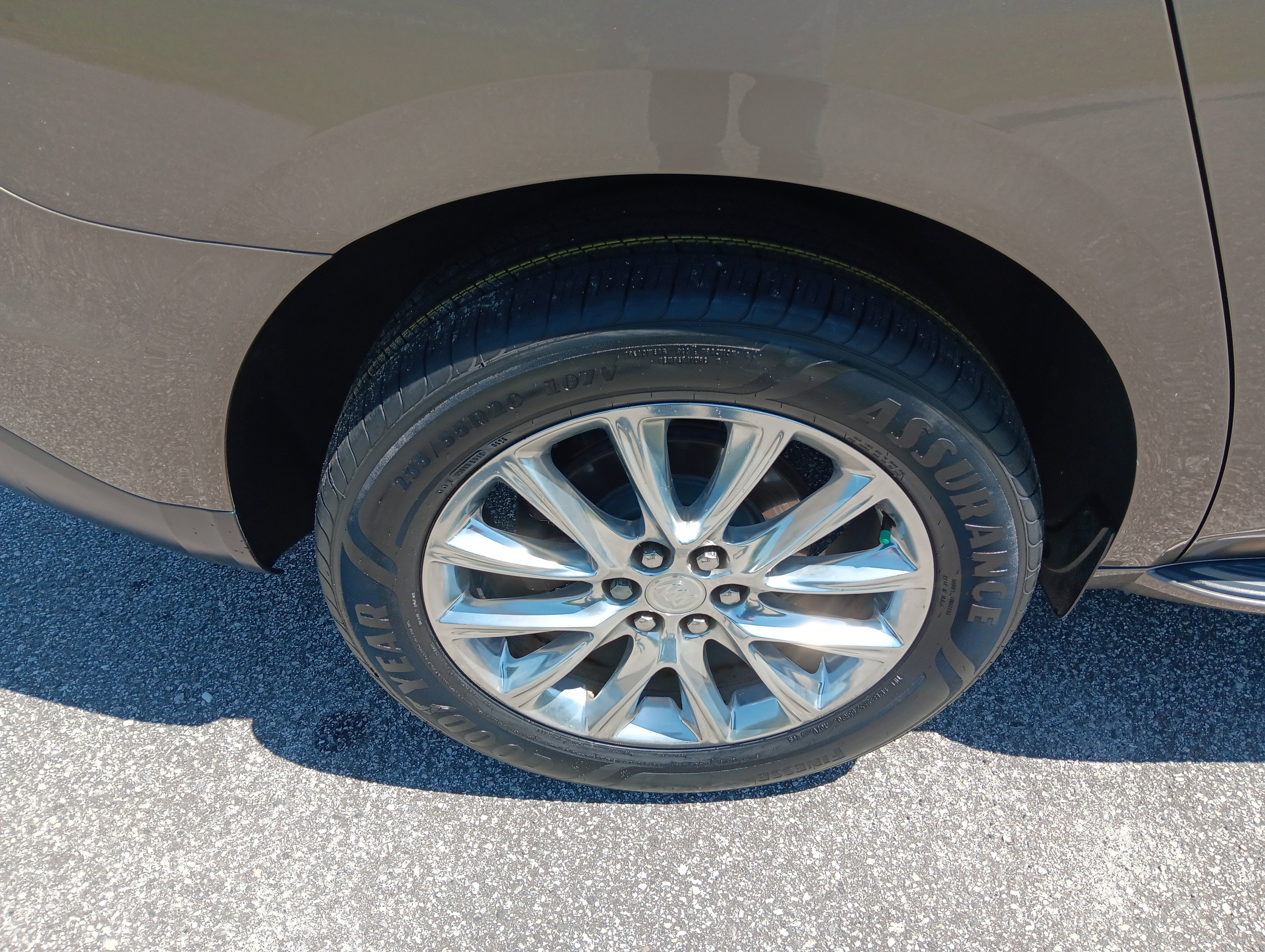 Used 2020 Buick Enclave Premium w/ Surround and Sites Package image 5
